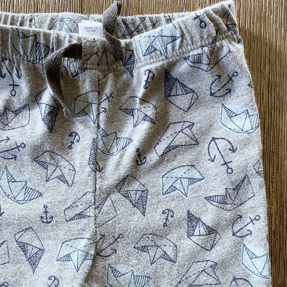 4/$10 Circo baby boy pants 6-9 months - Picture 3 of 5